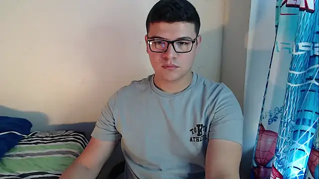 Snapshot of Plug_Control chatting on 10-24-25, 04:03 Plug Control online show from 10-24-25, 04:03