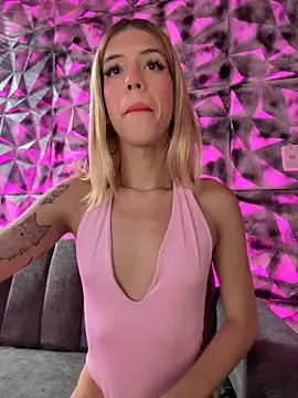 Courtney gonet online show from 11-20-25, 01:44