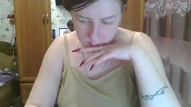 Snapshot of SophieNightAh chatting on 02-05-25, 08:04 SophieNightAh online show from 02-05-25, 08:04