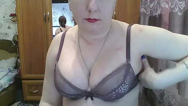 Snapshot of SophieNightAh chatting on 03-20-25, 12:11 SophieNightAh online show from 03-20-25, 12:11