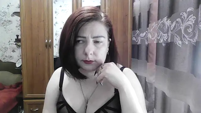 Snapshot of SophieNightAh chatting on 09-29-25, 01:16 SophieNightAh online show from 09-29-25, 01:16