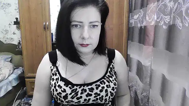 SophieNightAh online show from 10-16-25, 12:17