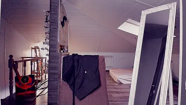 Snapshot of Meowroslava chatting on 02-19-26, 10:11 Meowroslava online show from 02-19-26, 10:11