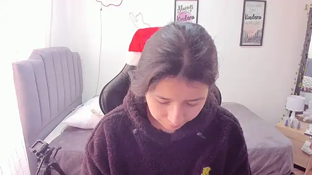 Amy joones online show from 12-26-24, 03:20