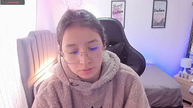 Amy joones online show from 01-02-25, 01:40