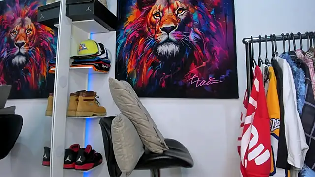 Snapshot of Pantera_black_21 chatting on 10-21-25, 02:34 Pantera black 21 online show from 10-21-25, 02:34