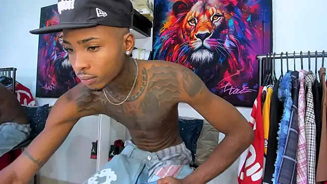 Snapshot of Pantera_black_21 chatting on 10-25-25, 06:35 Pantera black 21 online show from 10-25-25, 06:35