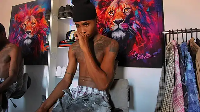 Snapshot of Pantera_black_21 chatting on 11-18-25, 03:27 Pantera black 21 online show from 11-18-25, 03:27