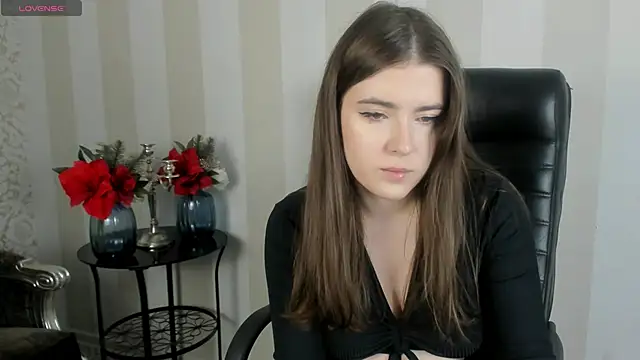 Snapshot of Haley_Gars chatting on 10-24-25, 12:56 Haley Gars online show from 10-24-25, 12:56