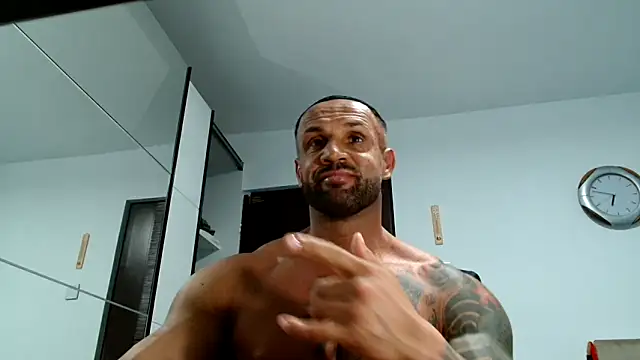 Magnificmuscles89 online show from 11-13-25, 04:50