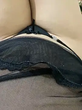 couple shy online show from 10-21-25, 01:50