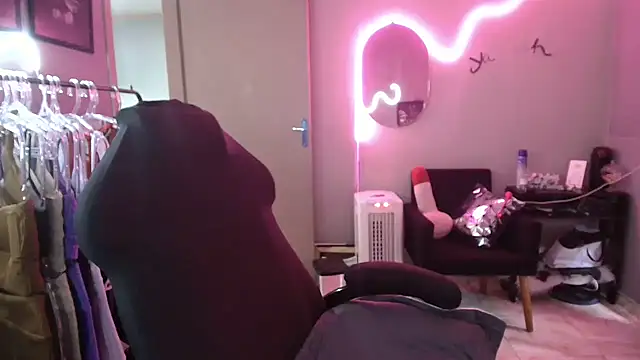 HotRuiva online show from 01-21-25, 01:32