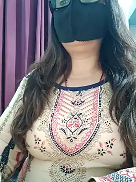 Aishwaryaa 69 online show from 04-11-26, 11:25