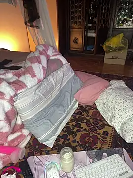 Snapshot of giuli_zerozero chatting on 10-08-25, 08:39 giuli zerozero online show from 10-08-25, 08:39