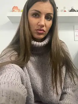 Snapshot of Lanaa19 chatting on 01-06-25, 02:25 Lanaa19 online show from 01-06-25, 02:25