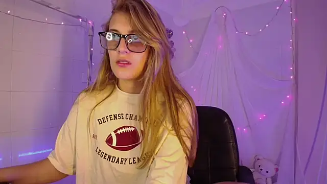 Giia paiige18 online show from 11-10-25, 01:21