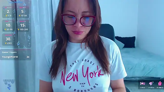 SharonR1 online show from 11-26-25, 02:12