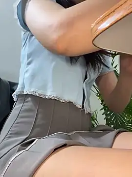 Lami Mi online show from 12-23-25, 07:28