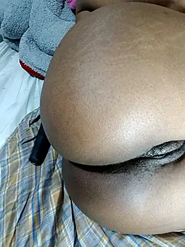 cuttie sasha online show from 10-11-25, 03:10