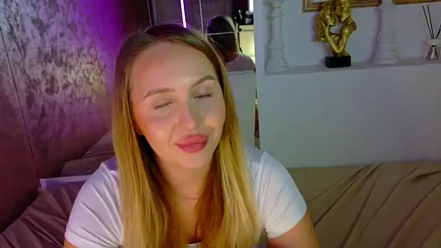 Snapshot of lexy_a chatting on 12-17-25, 05:35 lexy a online show from 12-17-25, 05:35