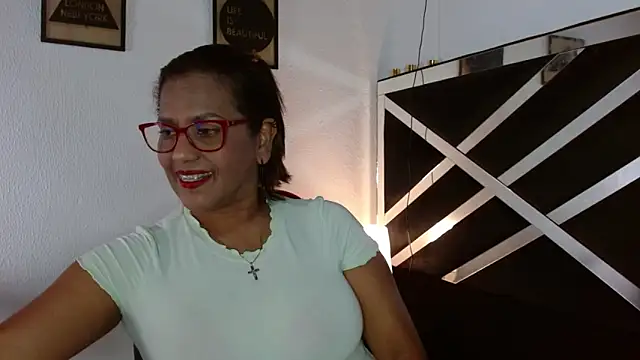 elizabeth mature23 online show from 09-09-25, 12:37