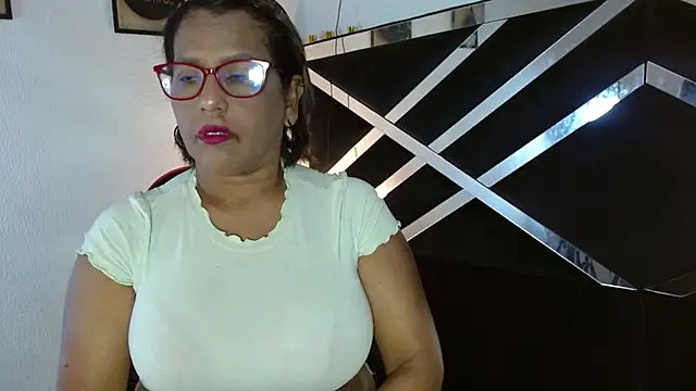 elizabeth mature23 online show from 09-24-25, 12:52