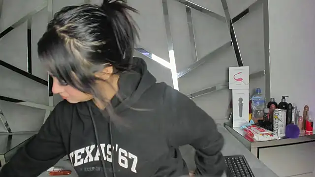 Catherinee69 x online show from 11-26-25, 04:46