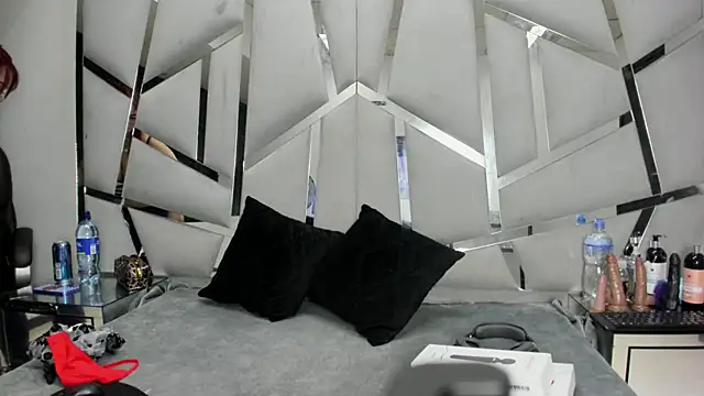 Catherinee69 x online show from 01-10-26, 03:52