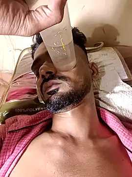 Snapshot of saggy1218 chatting on 12-13-25, 07:53 saggy1218 online show from 12-13-25, 07:53