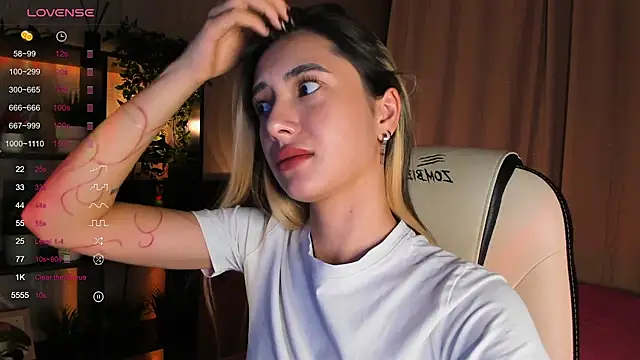 DarlaLike online show from 09-30-25, 04:06