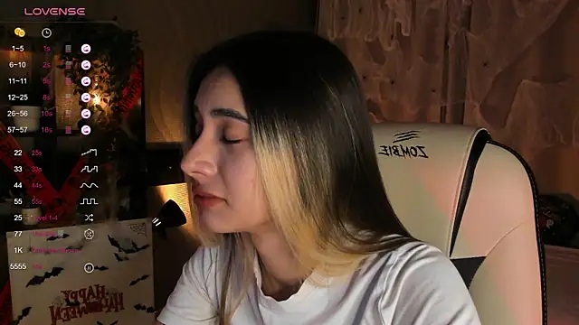 DarlaLike online show from 10-22-25, 03:51