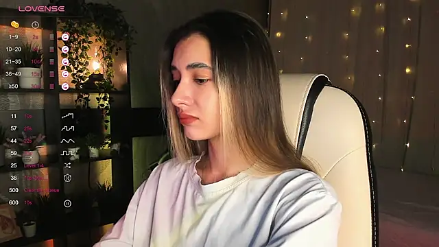 DarlaLike online show from 11-16-25, 03:45