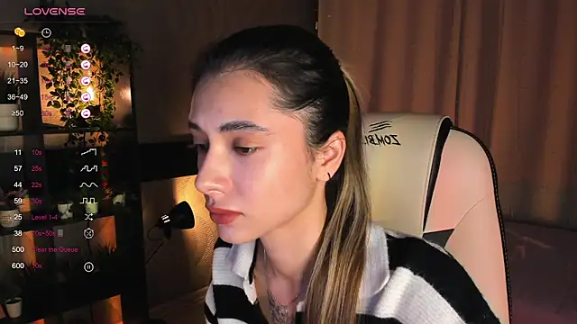 DarlaLike online show from 11-22-25, 03:38