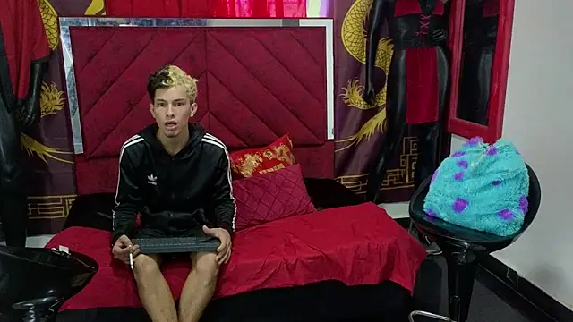 naughty boys13 online show from 09-15-25, 01:22