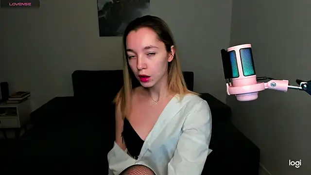 MiaThaine online show from 12-14-24, 01:59