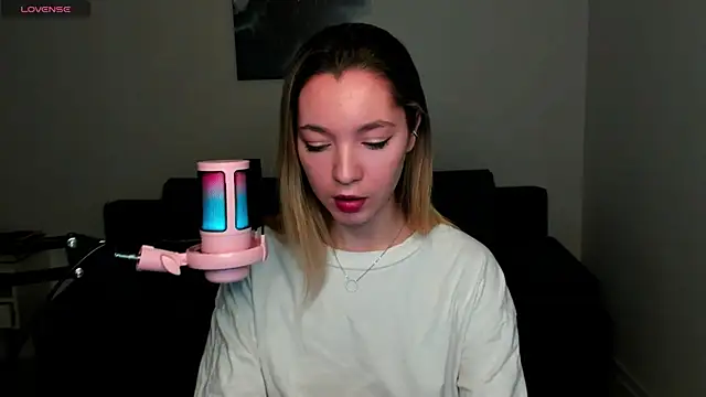 MiaThaine online show from 12-24-24, 03:05