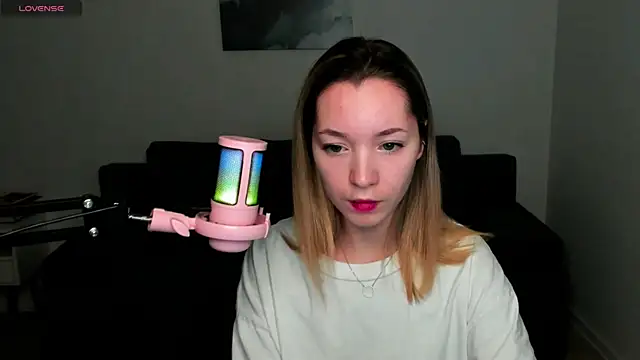 MiaThaine online show from 12-28-24, 09:19