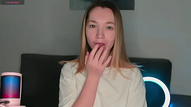 MiaThaine online show from 02-06-25, 05:09