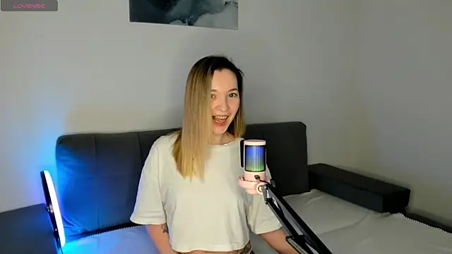 MiaThaine online show from 02-16-25, 12:41