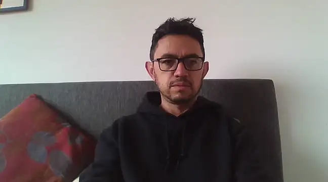 Snapshot of Diptongo chatting on 03-04-25, 01:38 Diptongo online show from 03-04-25, 01:38