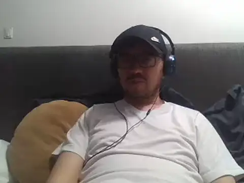 Snapshot of Diptongo chatting on 03-21-25, 03:44 Diptongo online show from 03-21-25, 03:44