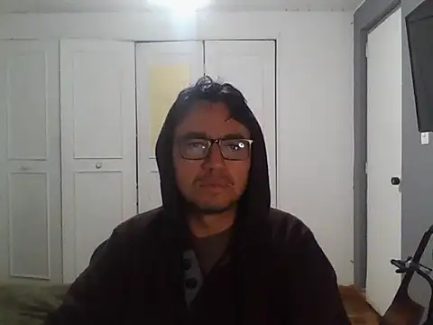 Snapshot of Diptongo chatting on 11-23-25, 04:23 Diptongo online show from 11-23-25, 04:23