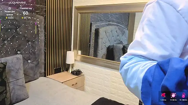 charlotte  G online show from 01-06-26, 10:41