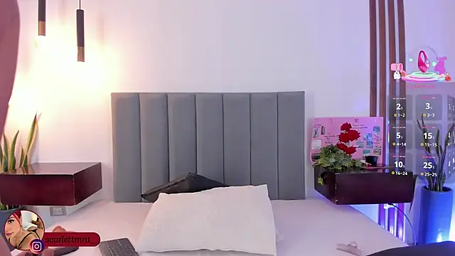 Scarlett Morgan  online show from 10-21-25, 07:47