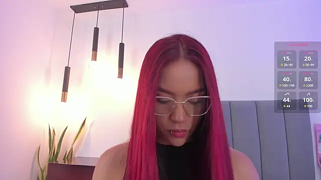 Scarlett Morgan  online show from 11-22-25, 08:41