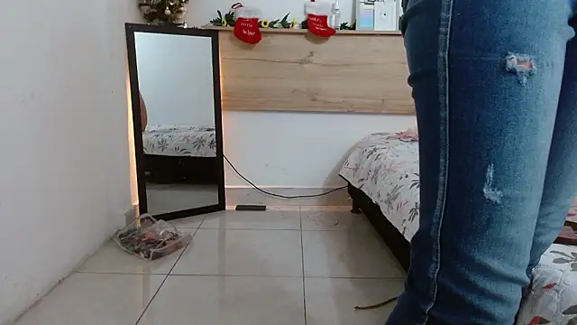 Snapshot of Zamu_1992 chatting on 12-01-24, 07:47 Zamu 1992 online show from 12-01-24, 07:47