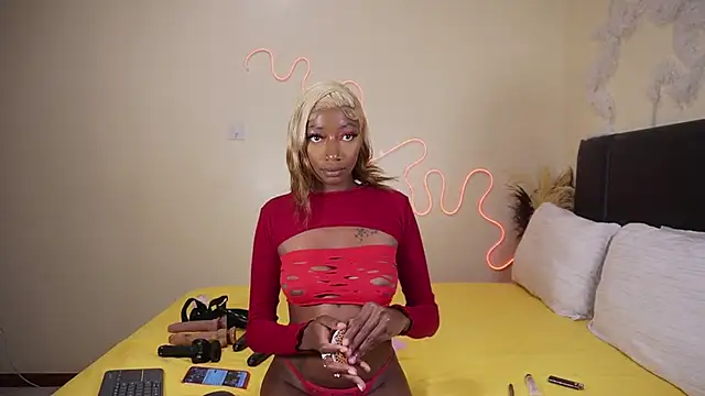 Snapshot of _Watuluv_ chatting on 01-30-25, 04:13 Watuluv online show from 01-30-25, 04:13