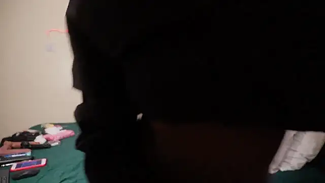 Snapshot of _Watuluv_ chatting on 02-15-25, 07:28 Watuluv online show from 02-15-25, 07:28