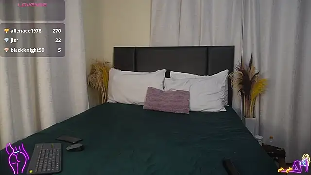 Snapshot of _Watuluv_ chatting on 03-16-25, 10:20 Watuluv online show from 03-16-25, 10:20