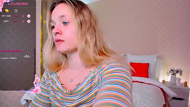 Snapshot of SherillBrill chatting on 03-09-25, 10:52 SherillBrill online show from 03-09-25, 10:52